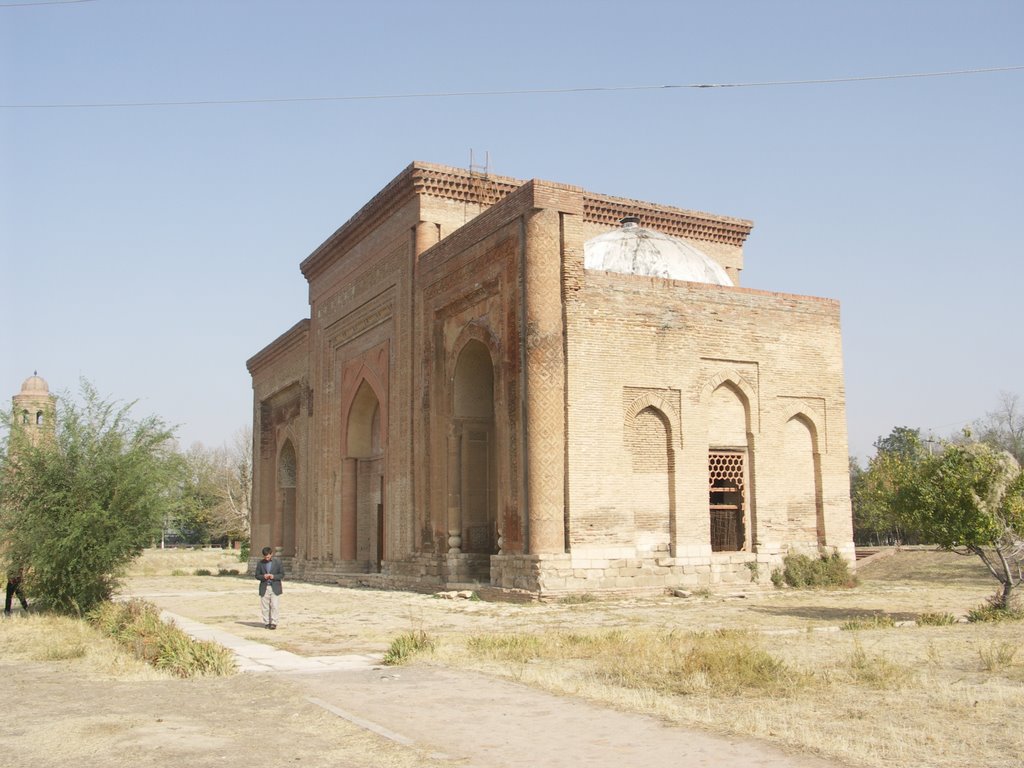 Uzgen, Daniyar & 11th cen Karakhanide Mausoleum, Узген