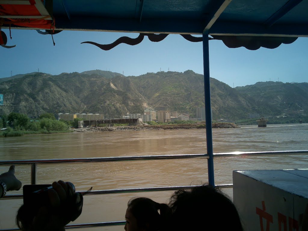 从渡轮上看被拆掉的七里河大桥北端   2010年7月, Ланьчжоу