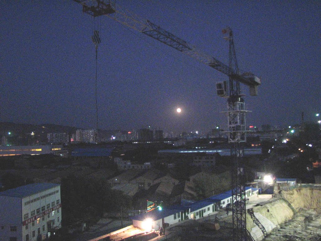 土门墩村东看八月十五的月亮---宝存, Ланьчжоу