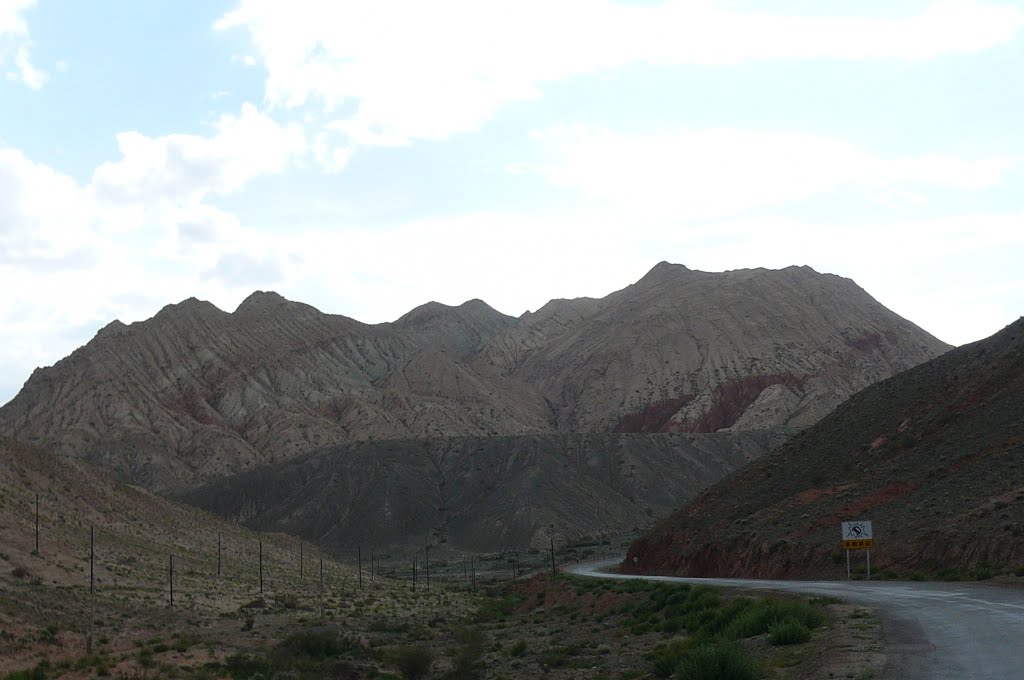 The road to Irkeshtam Pass, Пинглианг