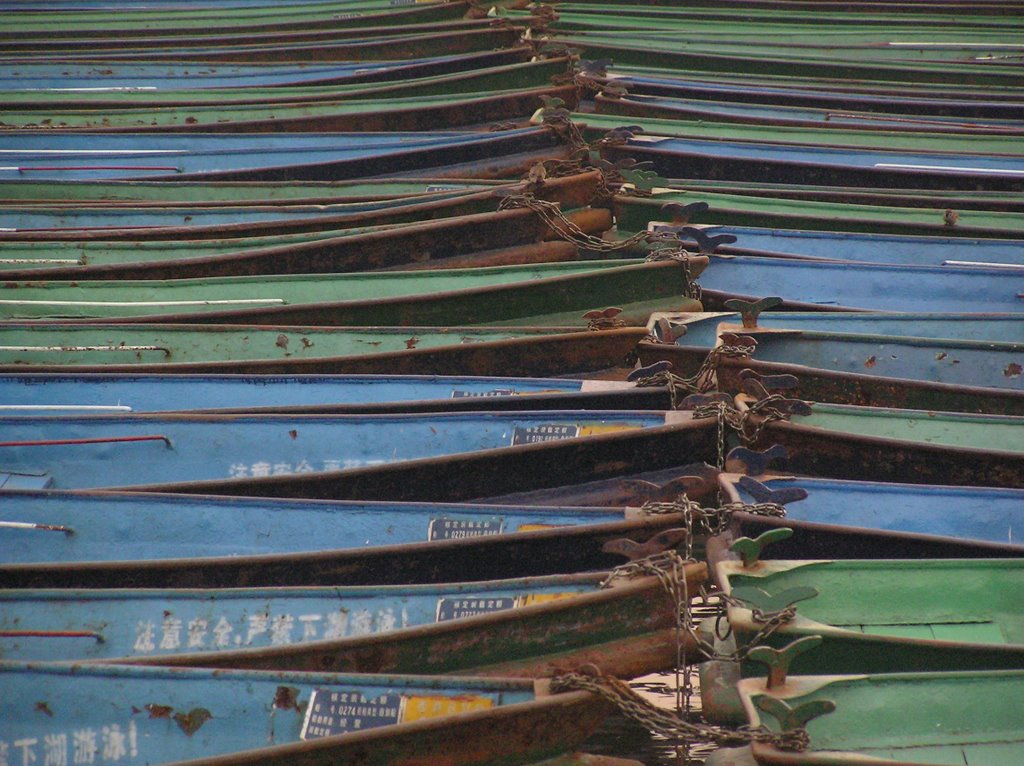 Hire Boats at West Lake in Hangzhou, Ханчоу