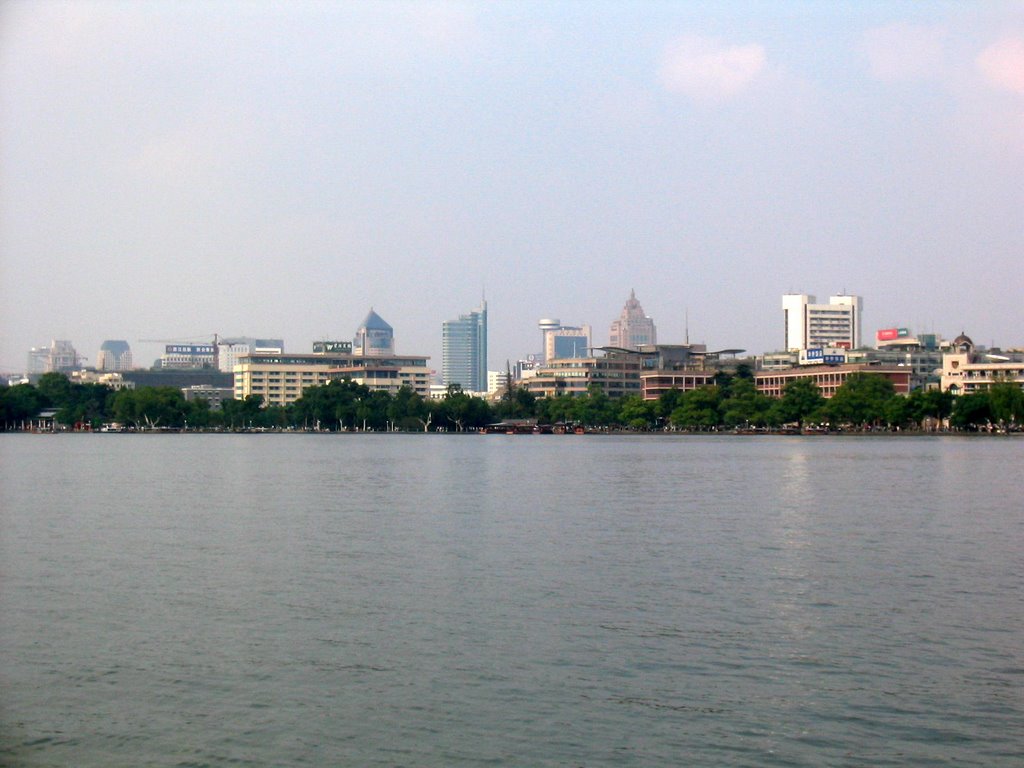 View of downtown from West lake (杭州西湖), Ханчоу