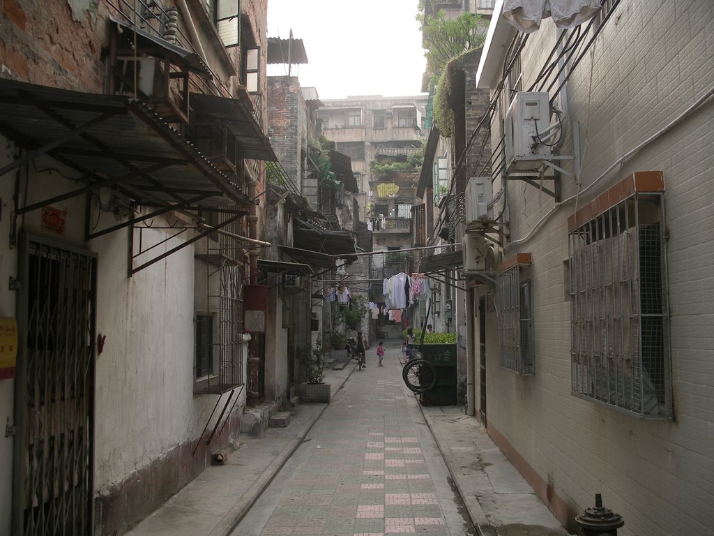 Small alley in Guangzhou, Гуанчжоу