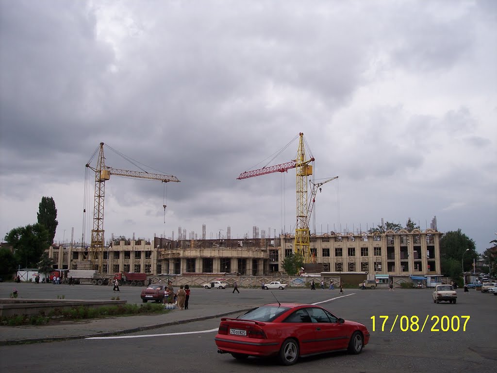 Building a new Municipality in Church square, Гюмри