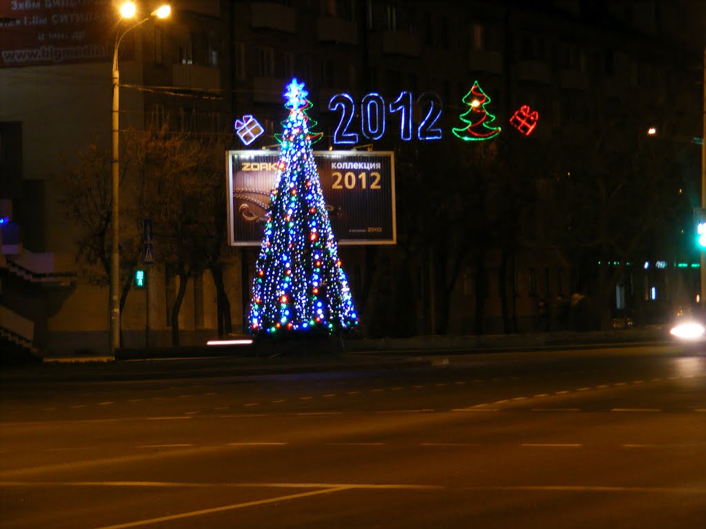 Навагодняя елка на бульвары Касманаўтаў, Брест