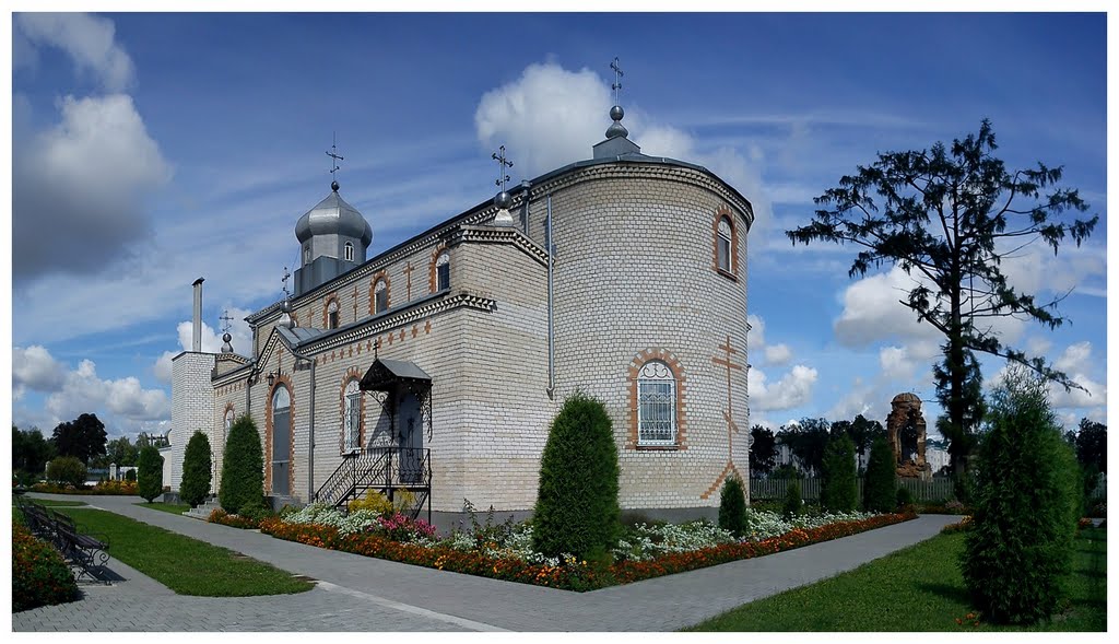 Pravoslavný chrám Povýšení svatého Kříže v  Ljachaviči, Ляховичи