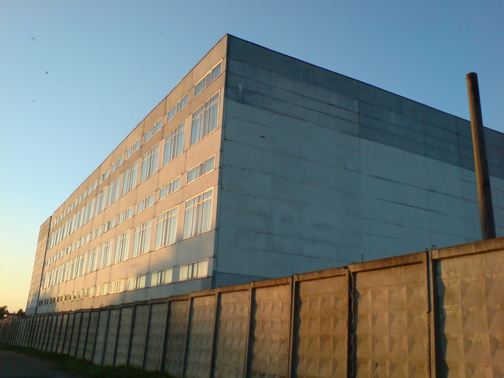 Здание завода "ЛЁС"  Factory building, Барань