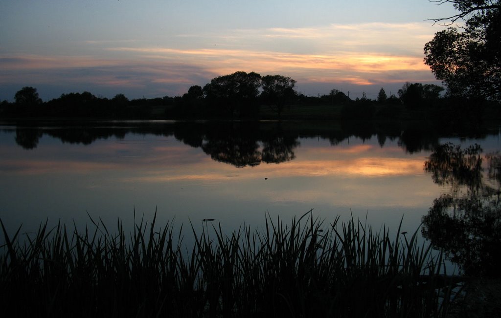 Sunset above Biahomĺ lake, Бегомль
