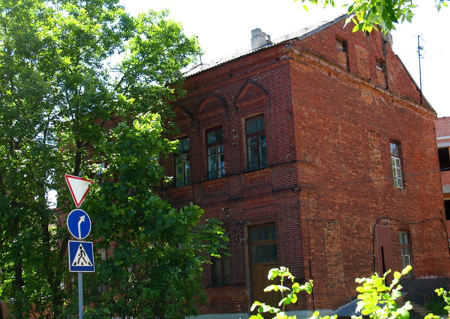 Old house at Siannaja (Chmiaĺnickaha) street in Viciebsk, Витебск