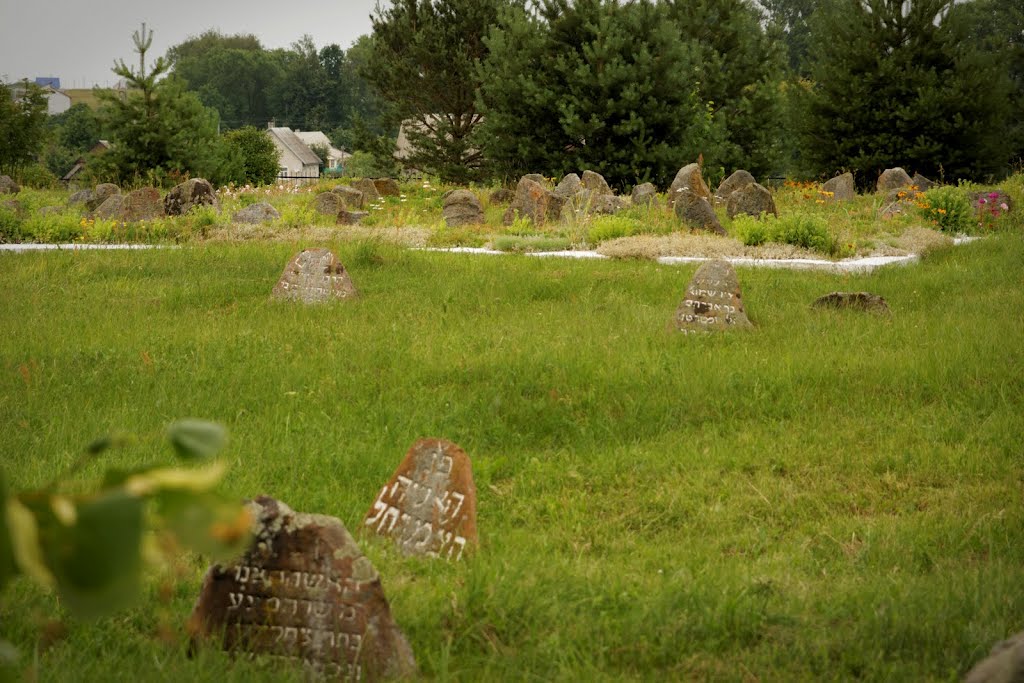 Древнее еврейское кладбище, Глубокое