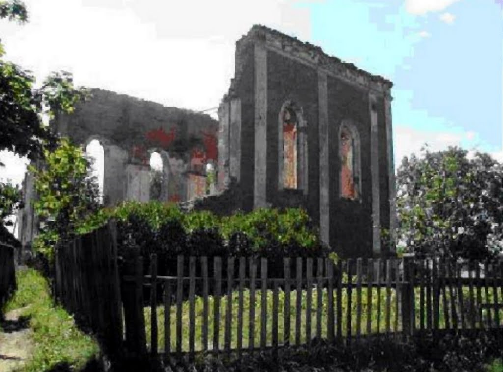 Ruiny kościoła w Disnie, Дисна