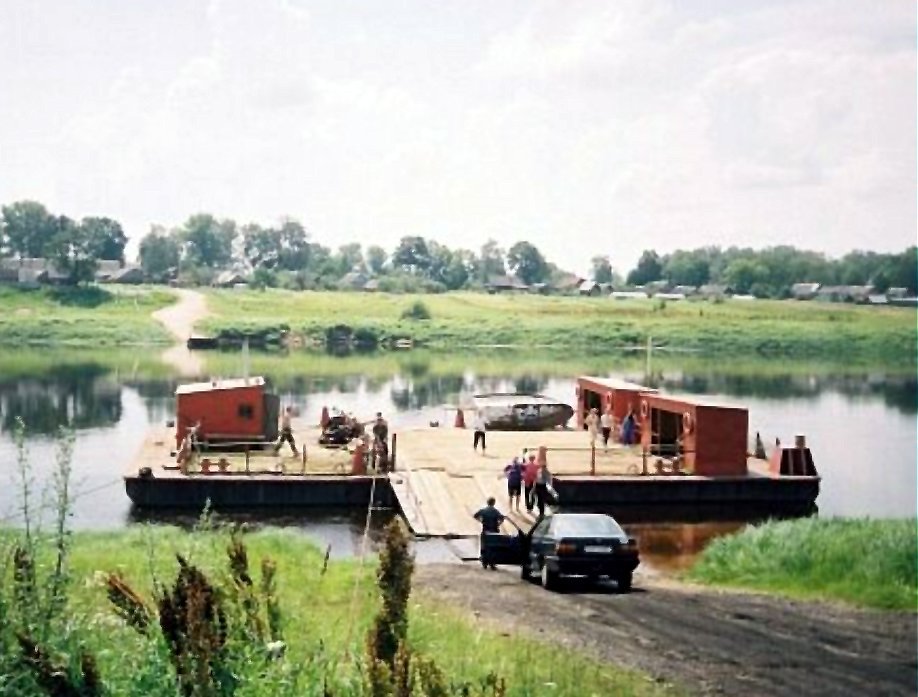The ferry through the river Dvina, Дисна