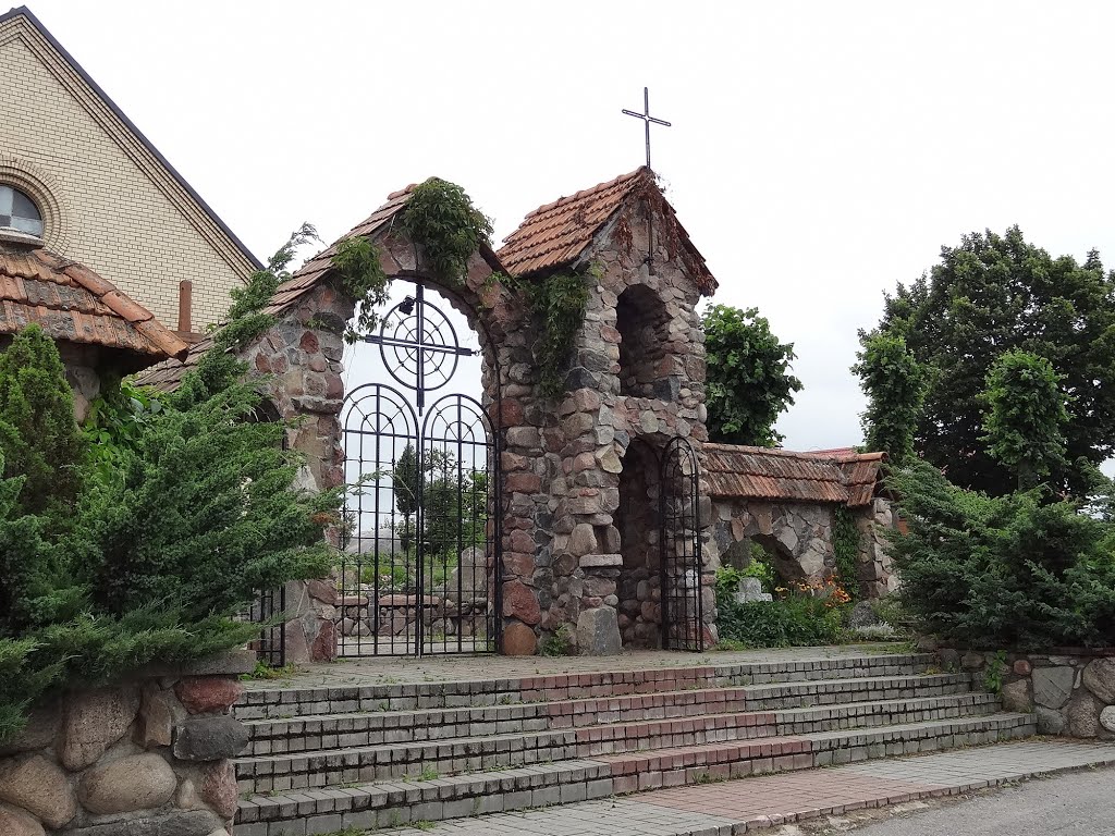 Holy Trinity catholic church / kaścioł Najśviaciejšaj Trojcy (1991–1995), Докшицы