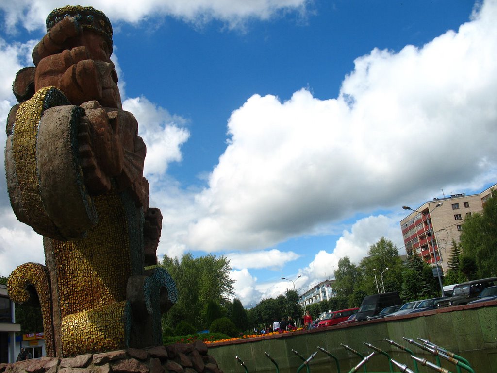 Fountain at Maladziožnaja street in Navapolack, Новополоцк