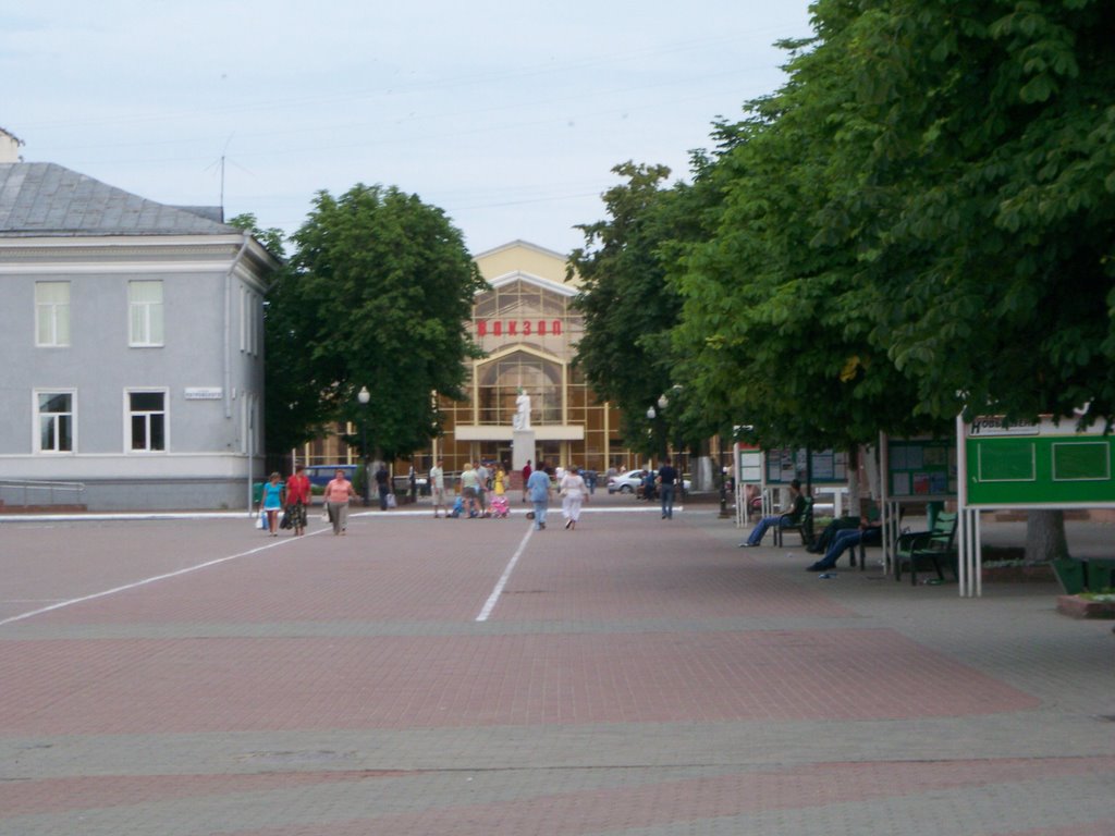 View on rail station through central square, Жлобин