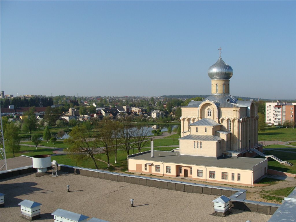 Вид на храм с крыши электросетей, Волковыск