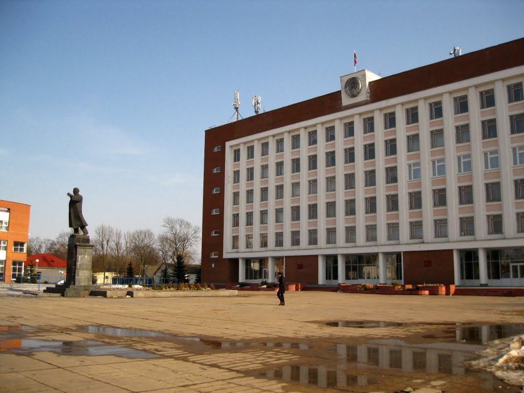 Main square wit the monument to Lenin, Ошмяны