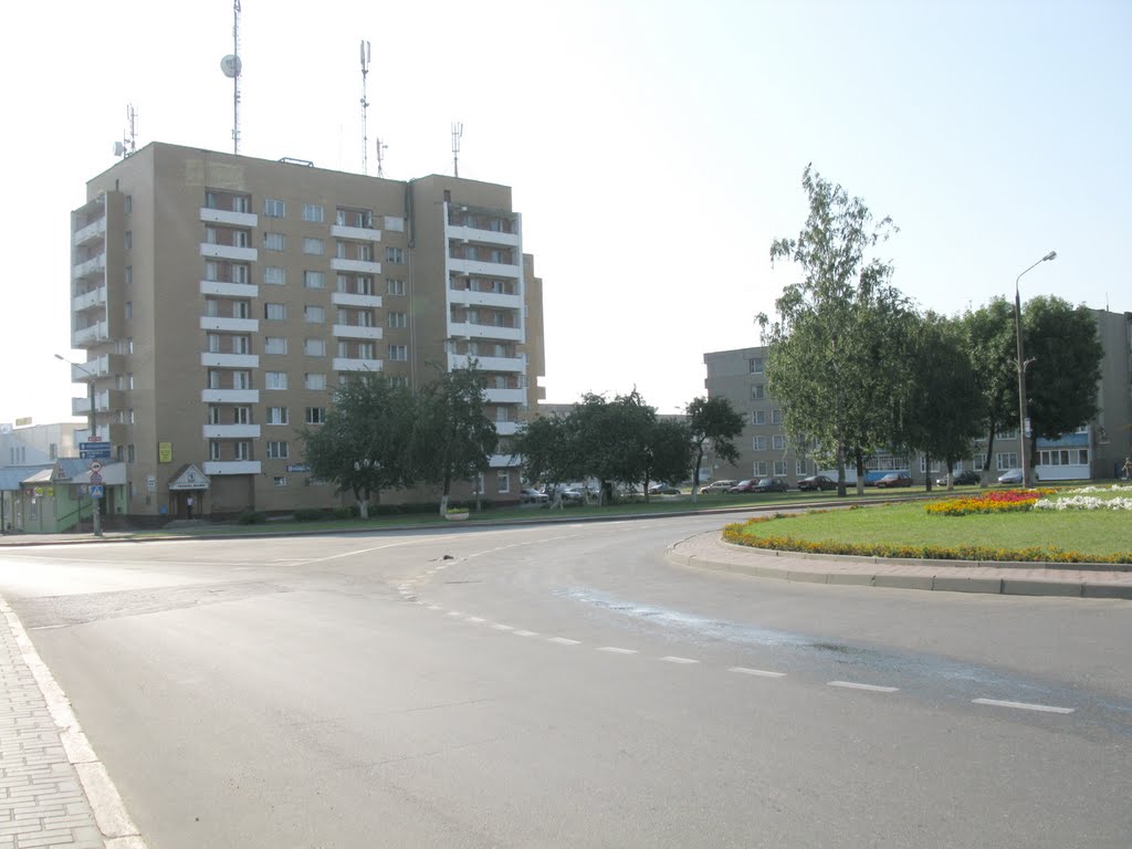 traffic roundabout and the hotel "Smorgon" ("Smarhon"), Сморгонь