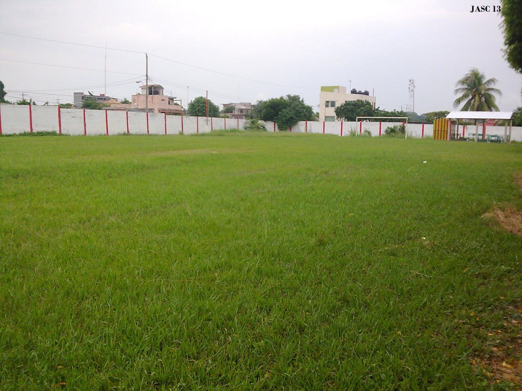 Campo deportivo de la Escuela., Акаюкан