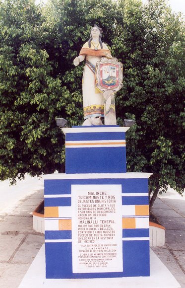 Monumento a Malinche Tenepal nacida en Oluta, Акаюкан