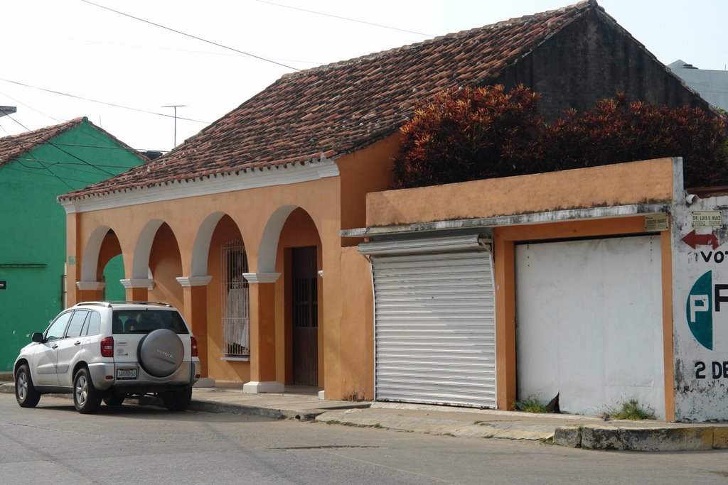 Casa con arcos, Альварадо