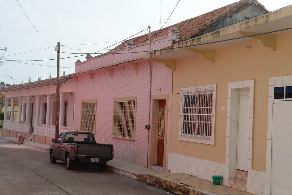 En calle Ocampo, Альварадо