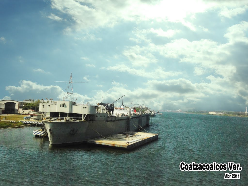 Barco Naval en Coatzacoalcos Veracruz México - Navy Ship at Coatzacoalcos Veracruz Mexico, Коатцакоалькос