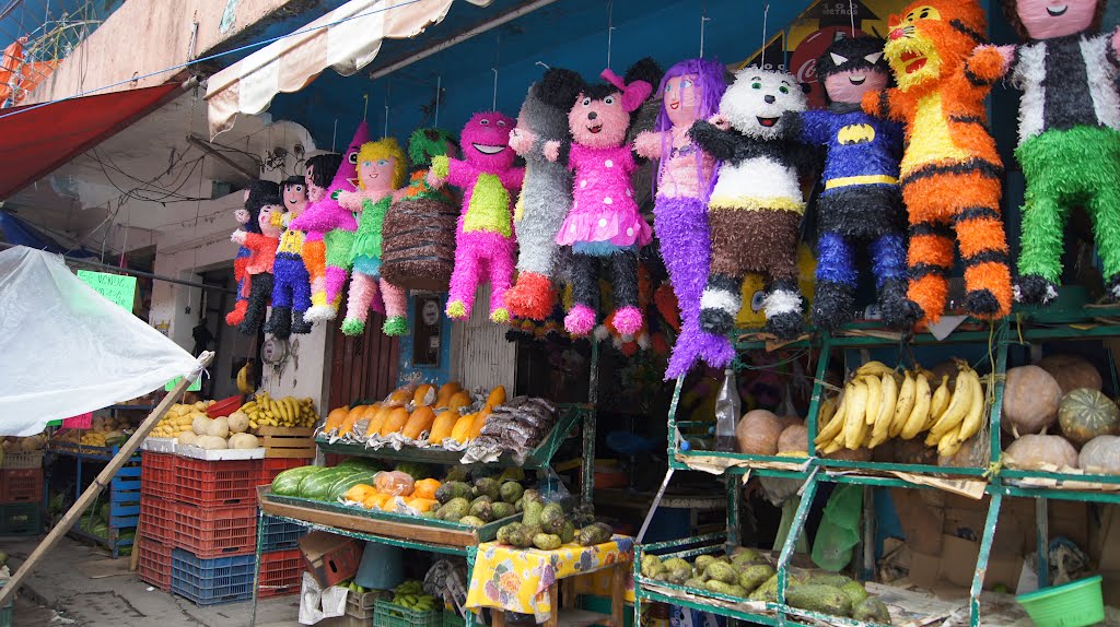 El Mercado y Las Piñatas de Martinez, Мартинес-де-ла-Торре