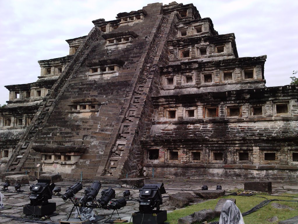 Piramide de los Nichos, Tajin, Veracruz, Папантла (де Оларте)
