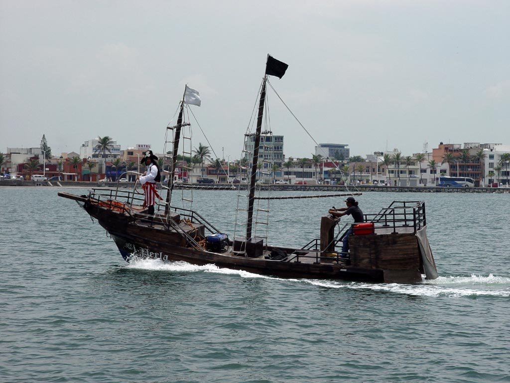 20081213-CCCXVIII-El Pirata se retira después de ilustrar a los turistas con sus historias-Veracruz, Поза-Рика-де-Хидальго