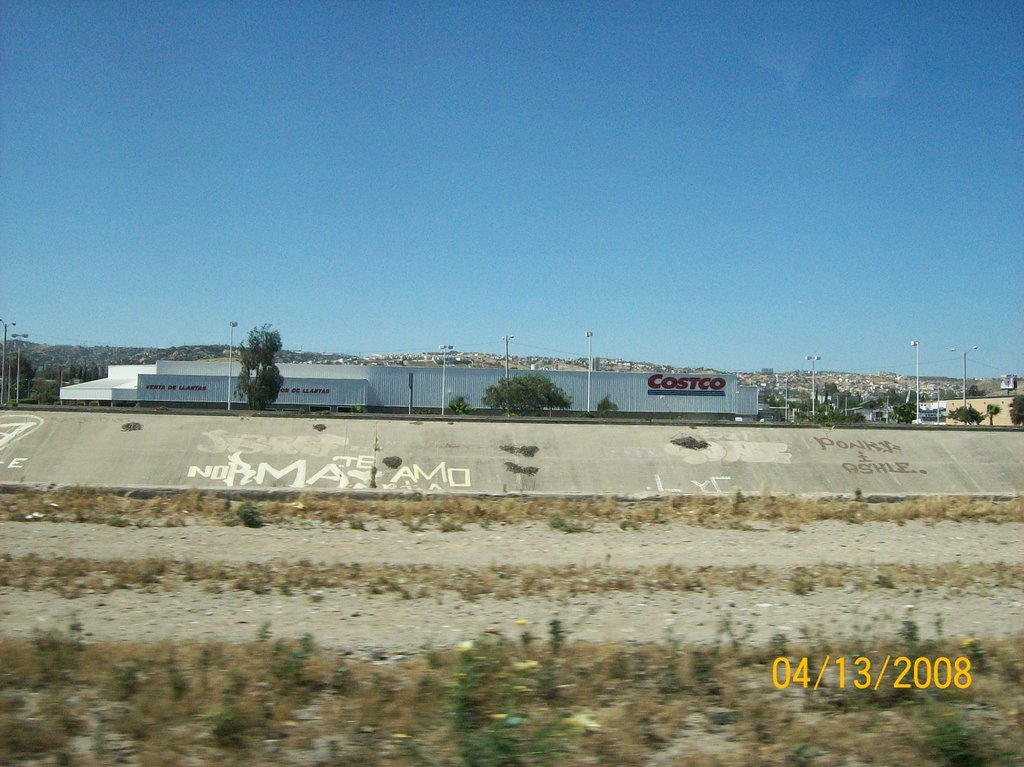 Graffiti en el Rio Tijuana, Тихуатлан