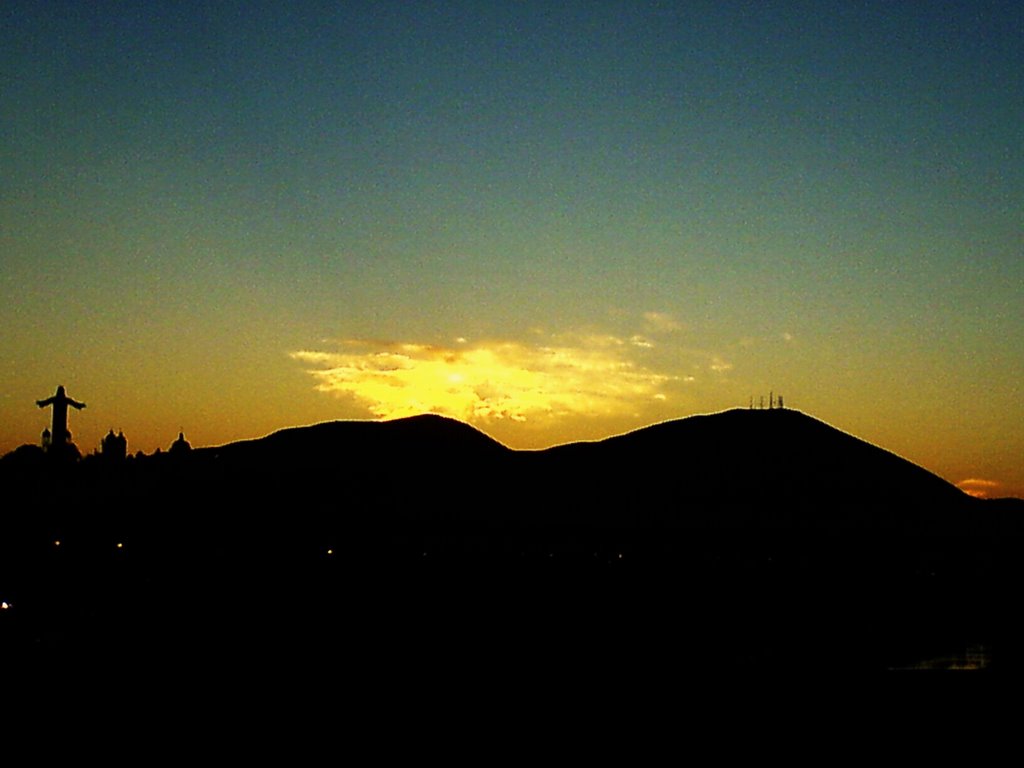 El Cristo, el Cerro Colorado y el Amanecer en Tijuana, Тихуатлан