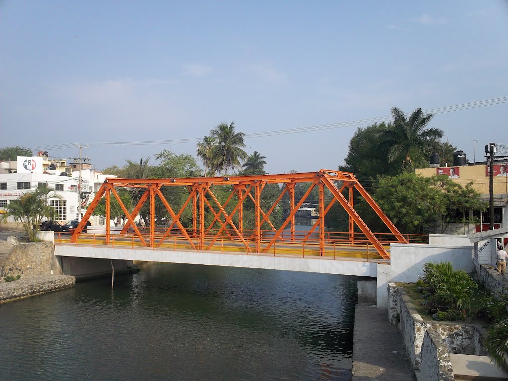 Puente Tenechaco, Тукспан-де-Родригес-Кано