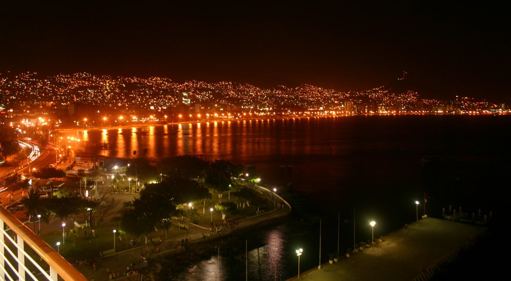 Acapulco skyline by night, Акапулько