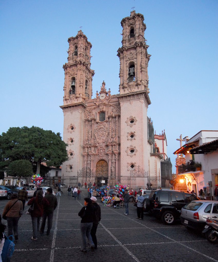 Taxco, zocalo and the cathedral of Santa Prisca, Такско-де-Аларкон