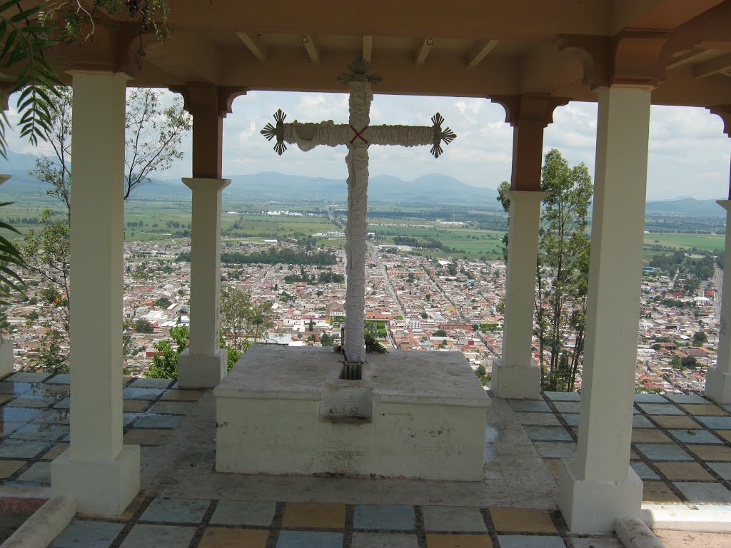 capilla Sta.Cruz,(vista posterior)., Акамбаро