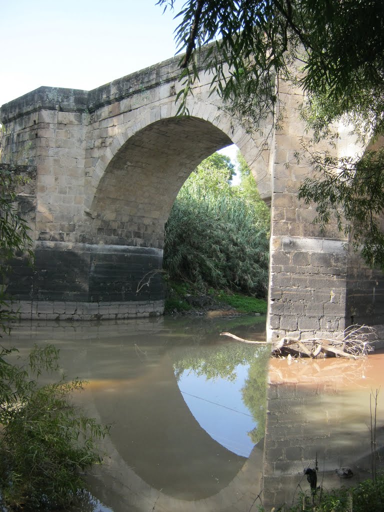 Espejo.Puente de Piedra(Acambaro Gto.), Акамбаро