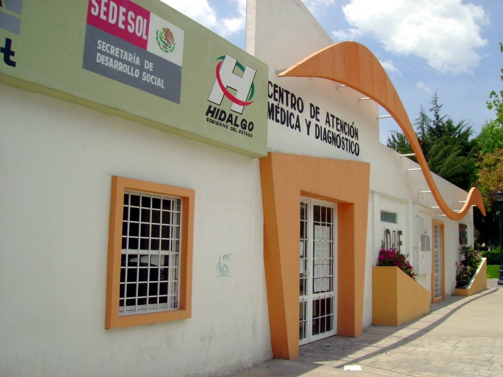 Diagnostic and medical atention center / Centro de atencion medica y diagnostico, Пачука (де Сото)