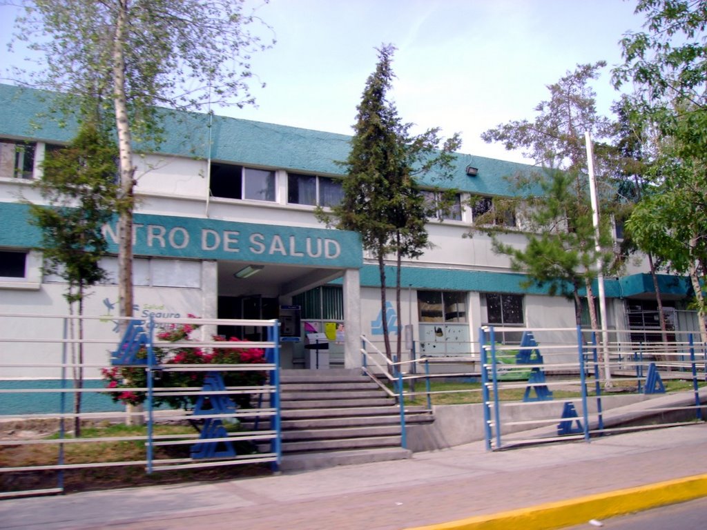 State Health Center "Jesus del Rosal" / Centro de salud Jesus del Rosal, Пачука (де Сото)