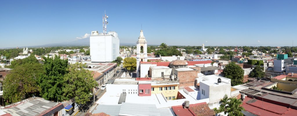 Panorámica del Centro de Colima. Templo El Beaterio y Edificio Telmex, Колима