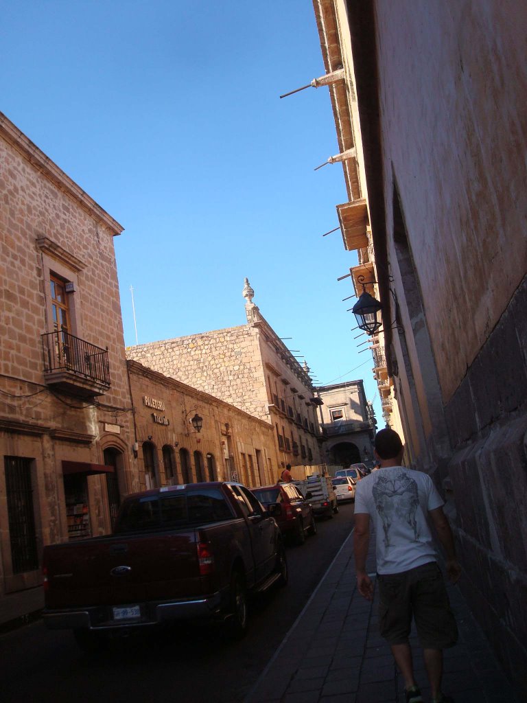 Calle Melchior Ocampo, Морелиа
