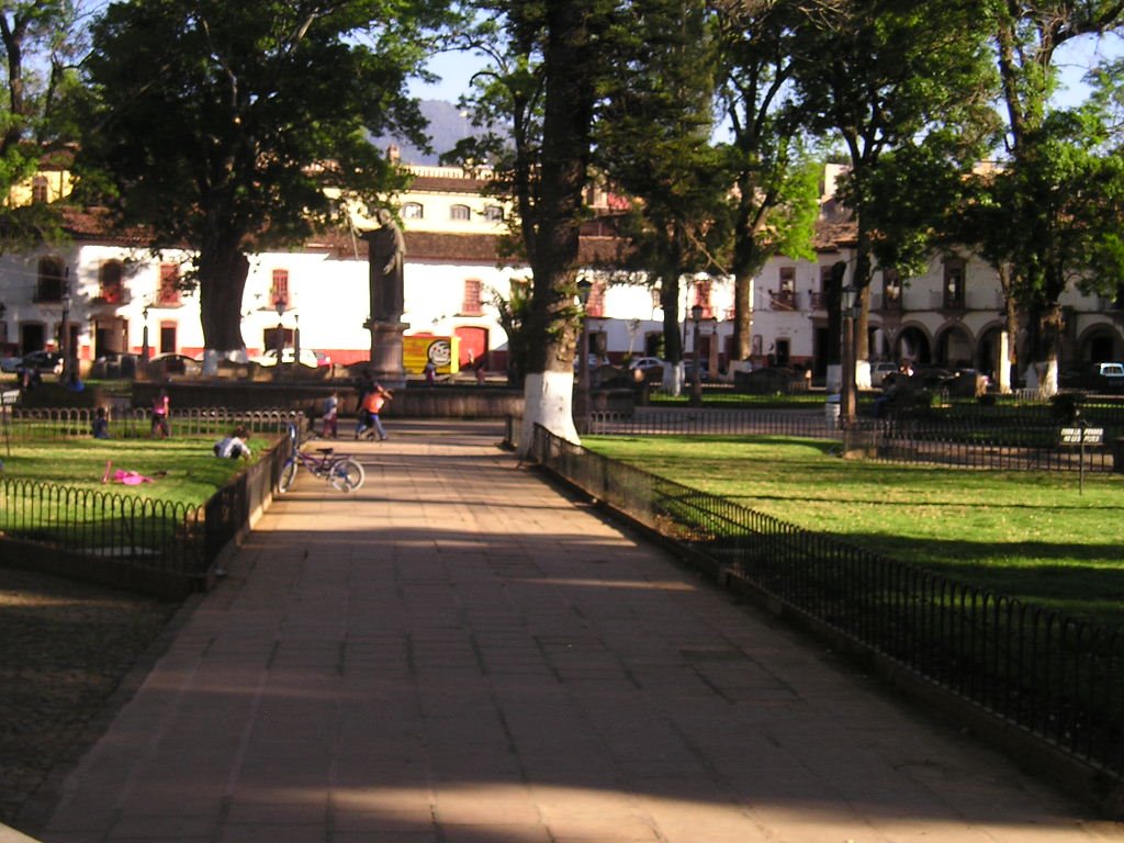 Plaza vasco de Quiroga las mas grande de América, Пацкуаро