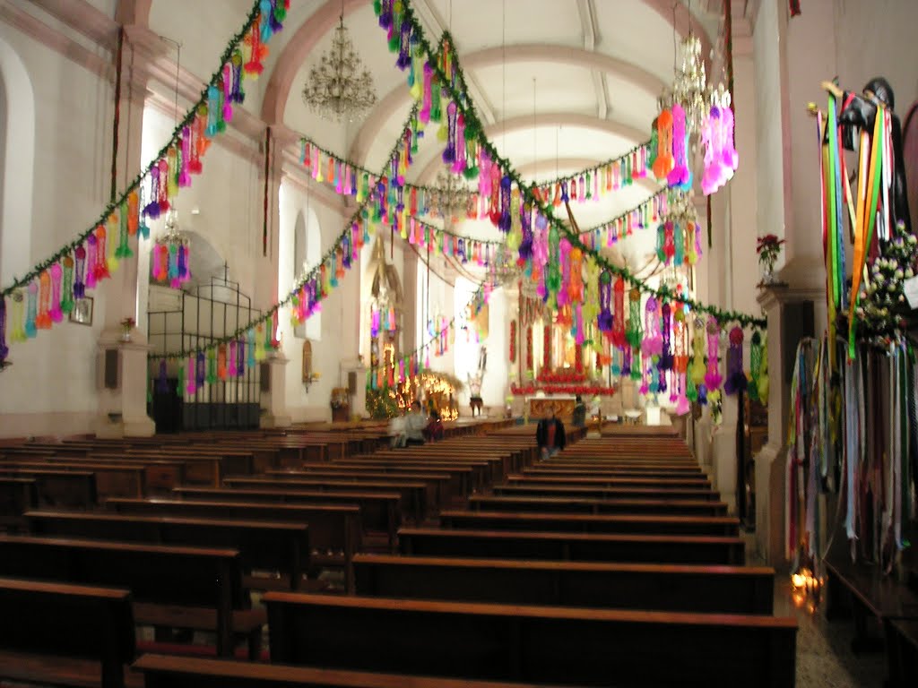 Interior de la iglesia de San Francisco, Пацкуаро