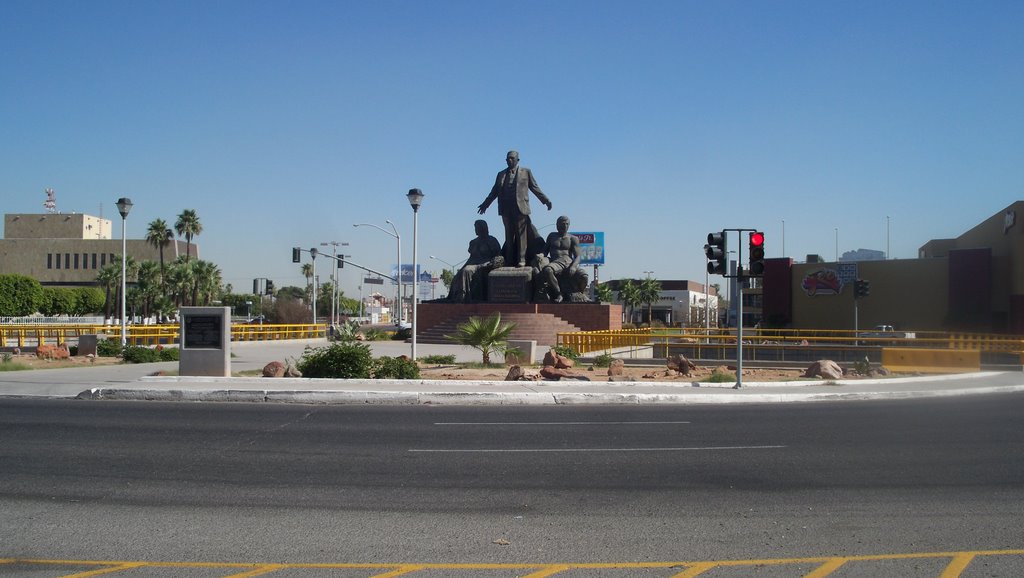 Monumento Lazaro Cardenas, Мехикали