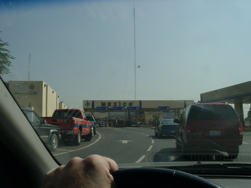 US-Mexico border crossing, Calexico, CA, Тиюана