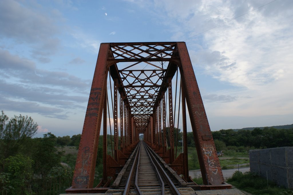 Puente Negro del FFCC Zona Sur, Linares N.L., Линарес