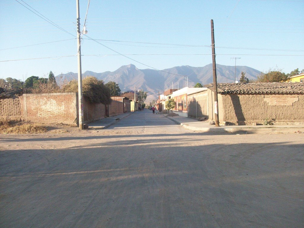 "La via" Av. Ferrocarril esquina con Martires de tacubaya, Тлаколула (де Матаморос)