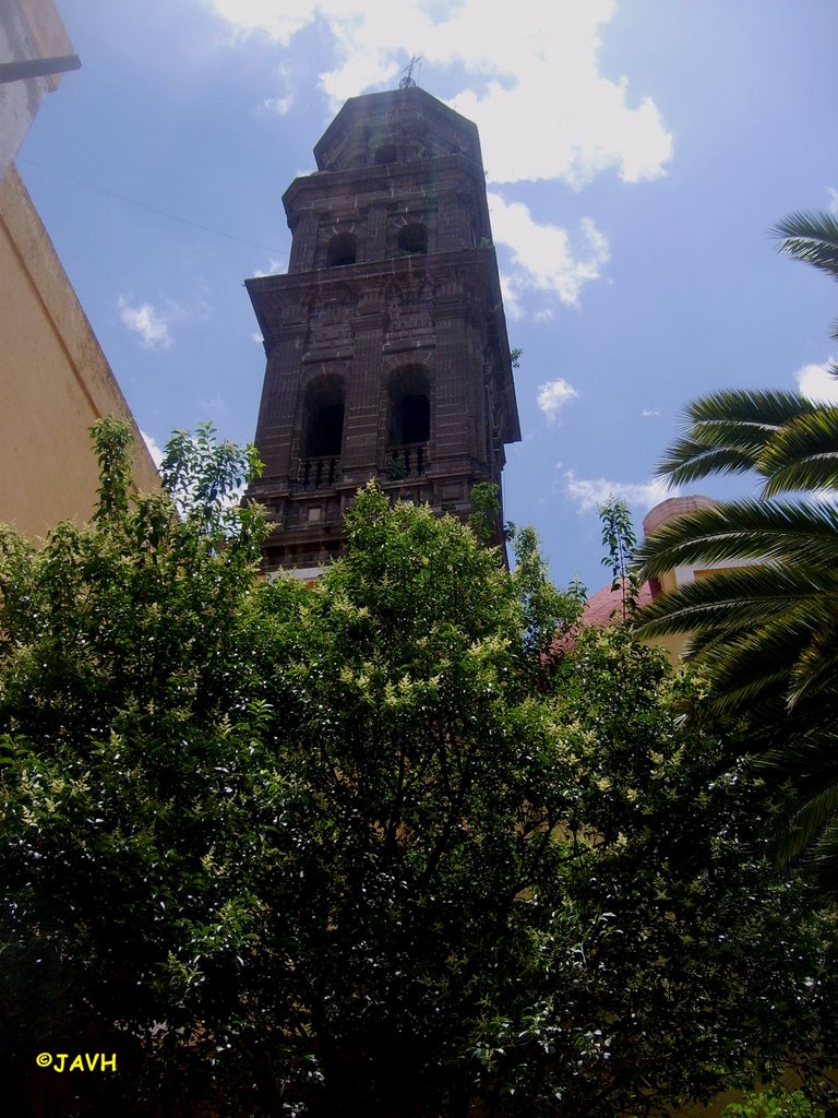 Lateral de la Torre de la Iglesia de San Francisco, Puebla, México., Ицукар-де-Матаморос