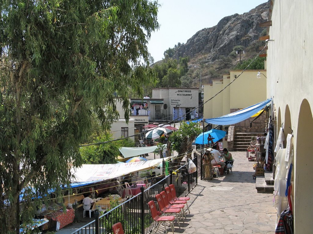 Souvenir shops on Cerro de la Bufa mountain, Закатекас