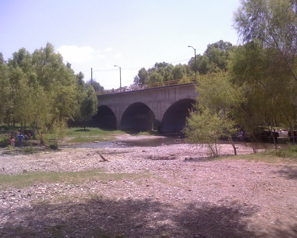 El Rio Verde, puente Julian de los Reyes, Риоверде